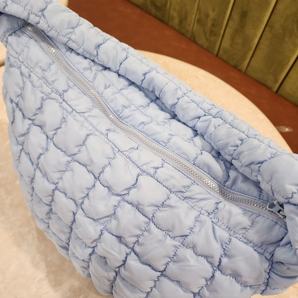 AR New York Women's Blue Oversized Cloud Quilted Crossbody Bag - Picture 12 of 12